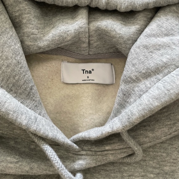 NWOT TNA Grey Cropped Hoody - Picture 8 of 9